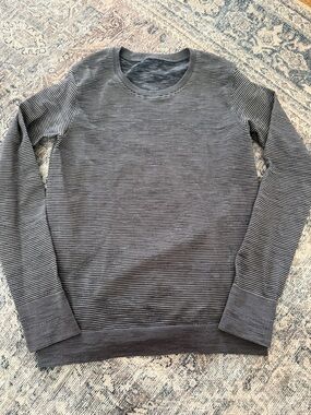 Women’s early version of swiftly long sleeve black and Gray Striped relaxed